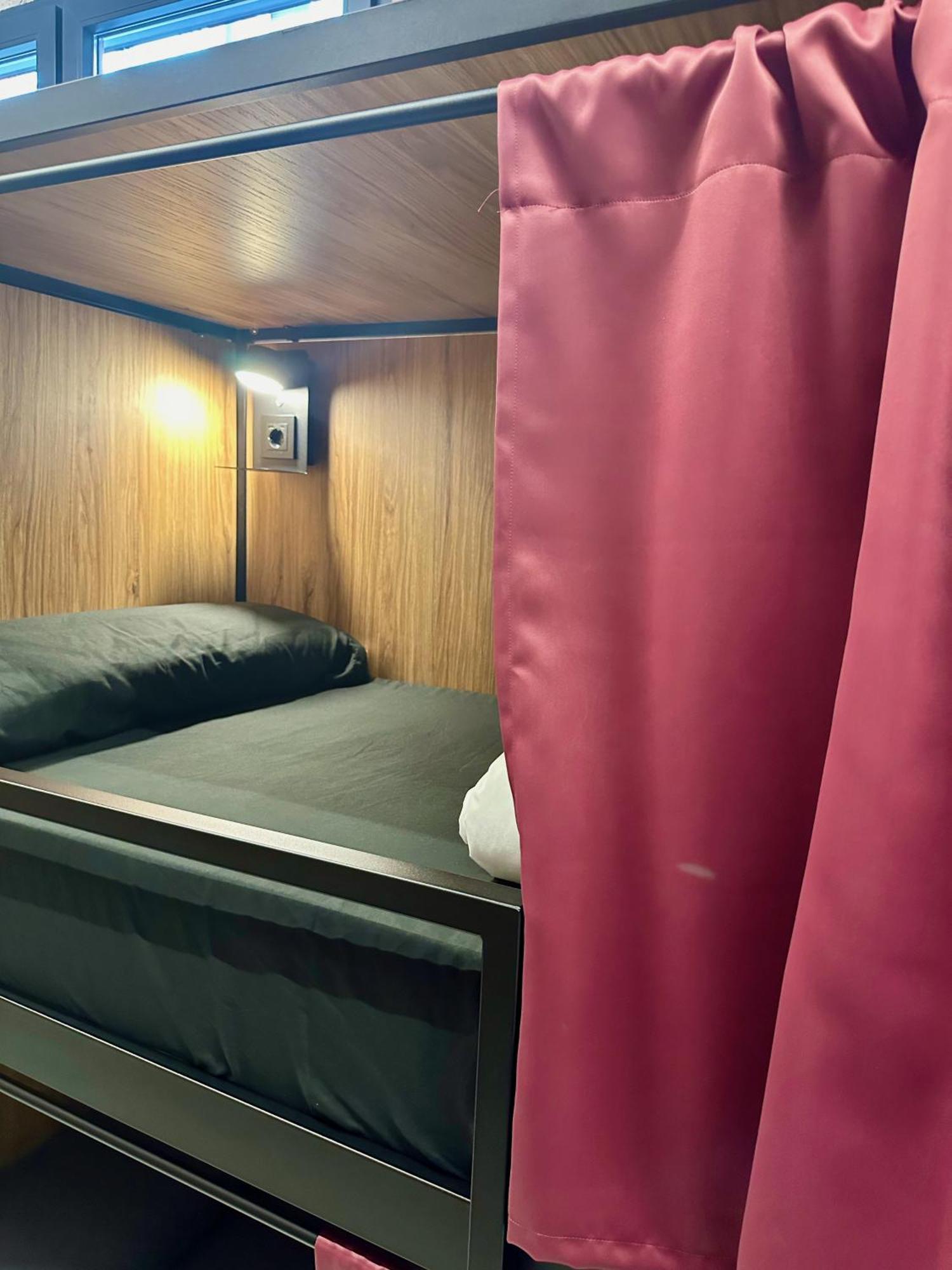 Velvet Hostels Pacifico Madrid Kültér fotó